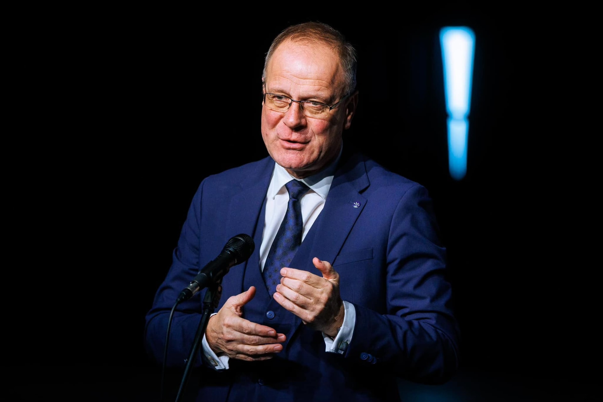 Navracsics Tibor: Hangzatos kijelentések helyett a biztonságot garantáló tettekre van szükség