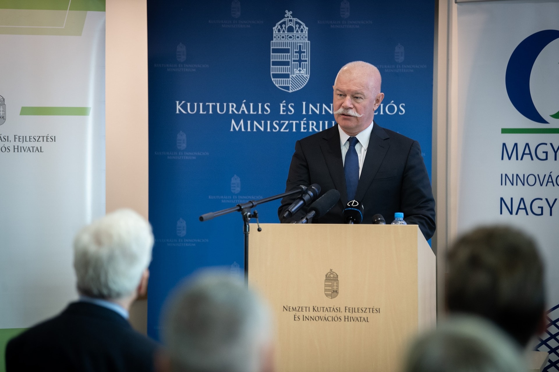 Együttműködési megállapodást kötött a KIM és az MKIK