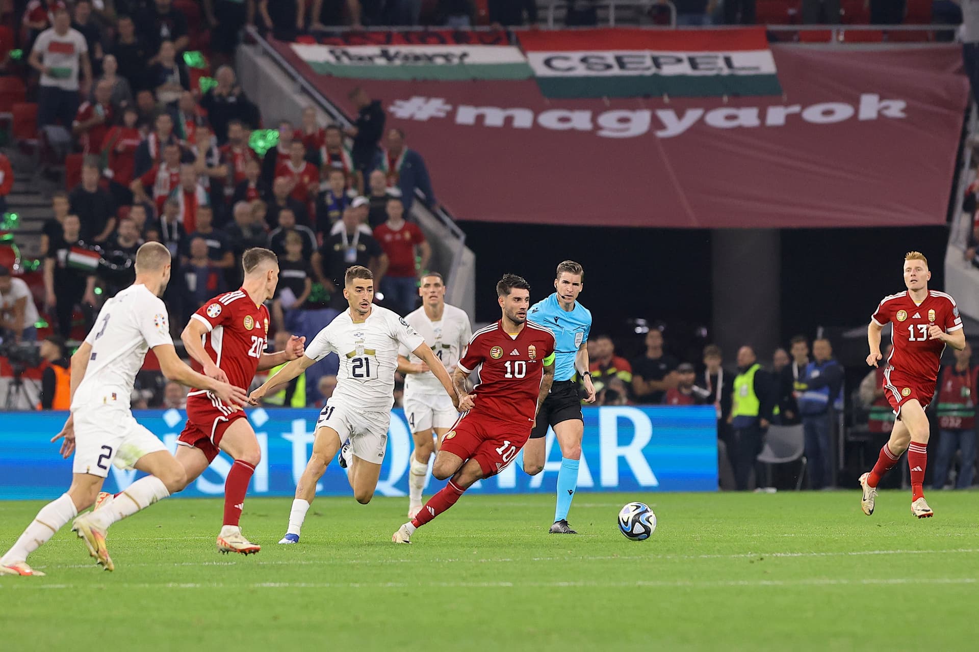 Jelentős szabálymódosítás jöhet a fociban