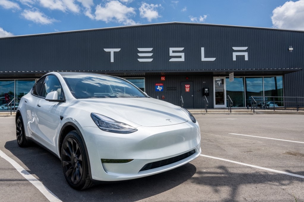 Tesla: 55 százalékkal esett a negyedéves profit