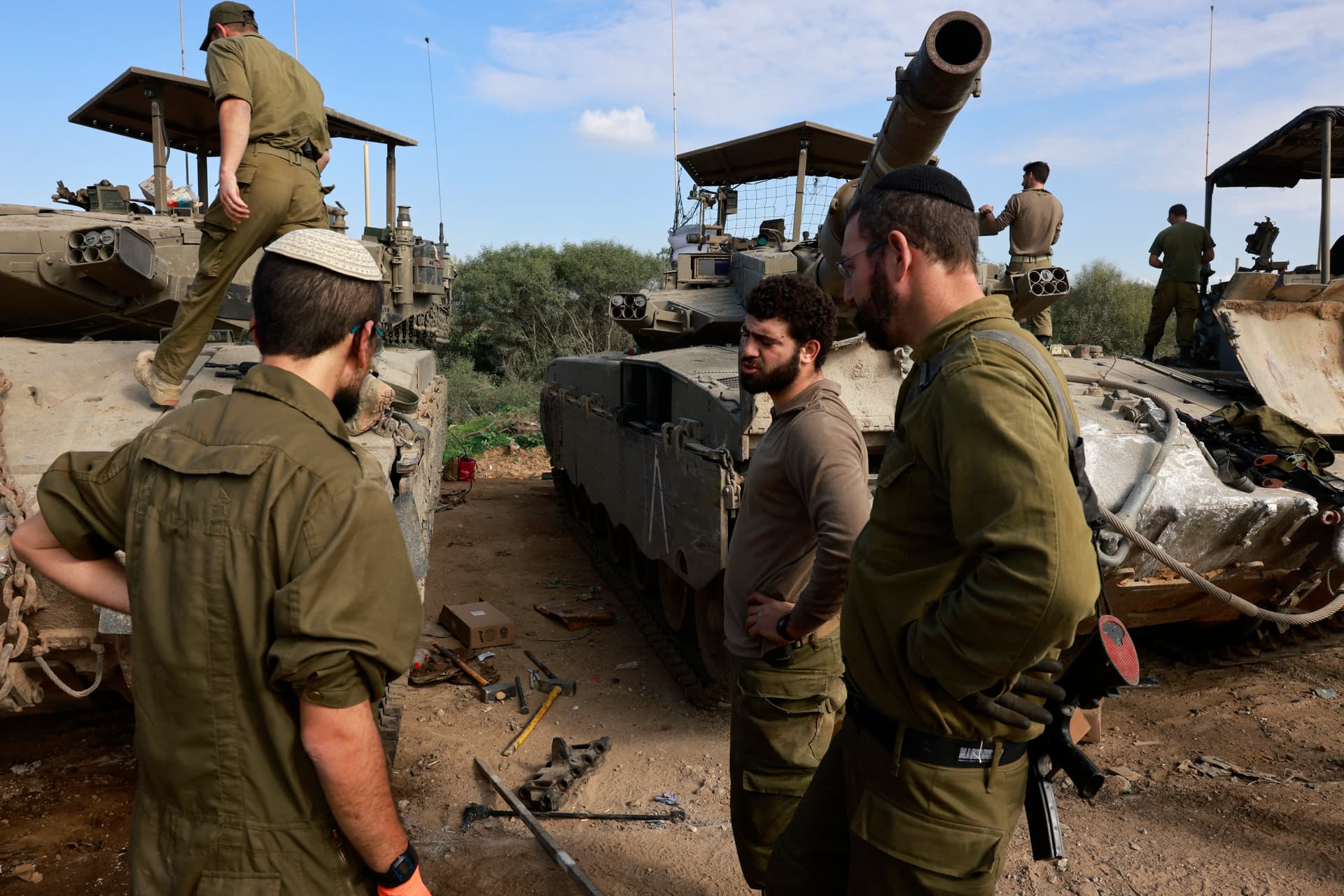 Az izraeli hadsereg nagy erőkkel készül Rafah ostromára