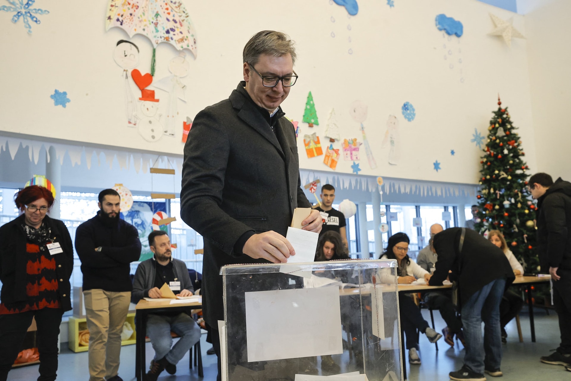 Szerbiai választások – Választási csalásról beszél és tiltakozást jelentett be a baloldali ellenzék