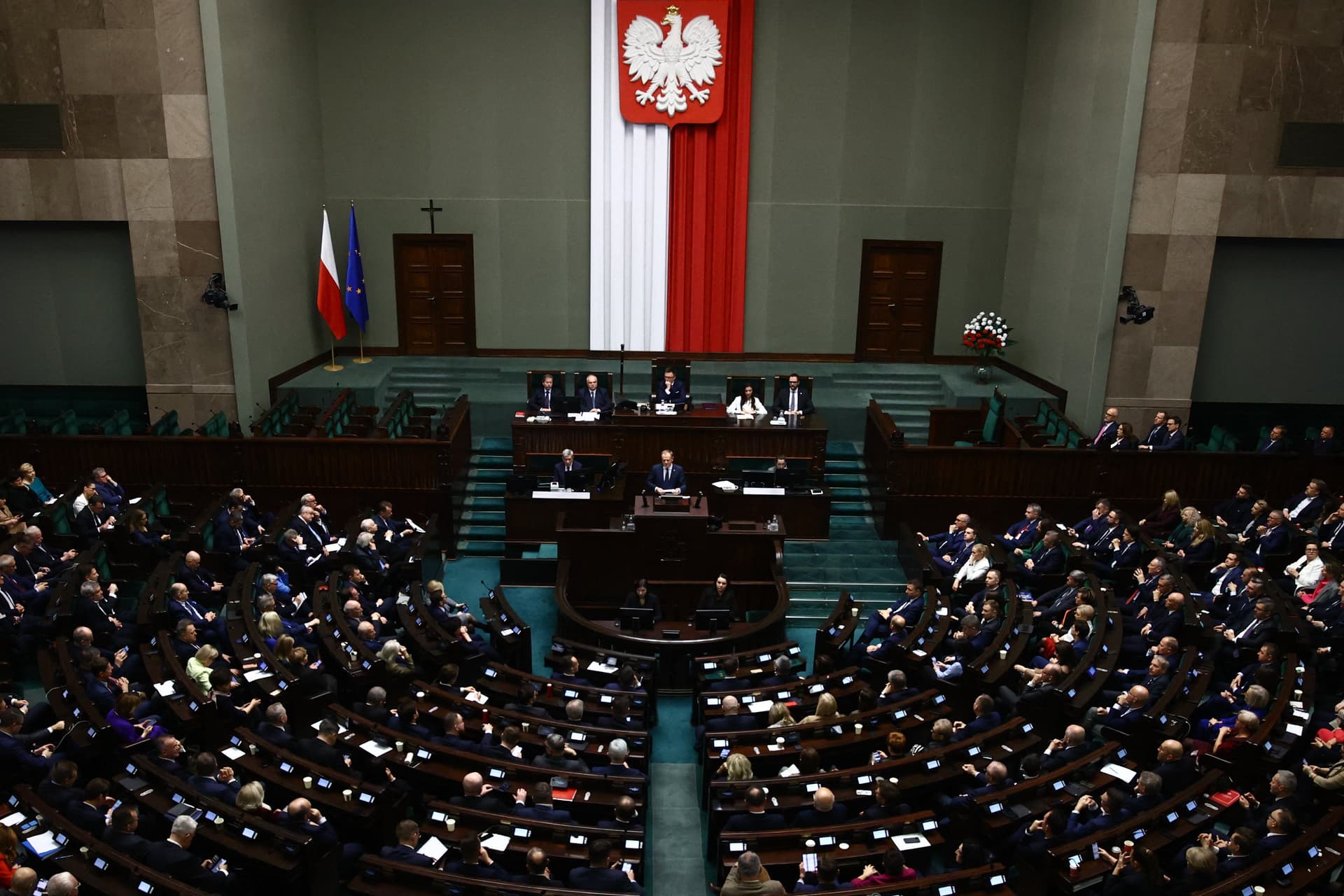 Varsó gyorsan teljesíteni szeretné a helyreállítási terv mérföldköveit