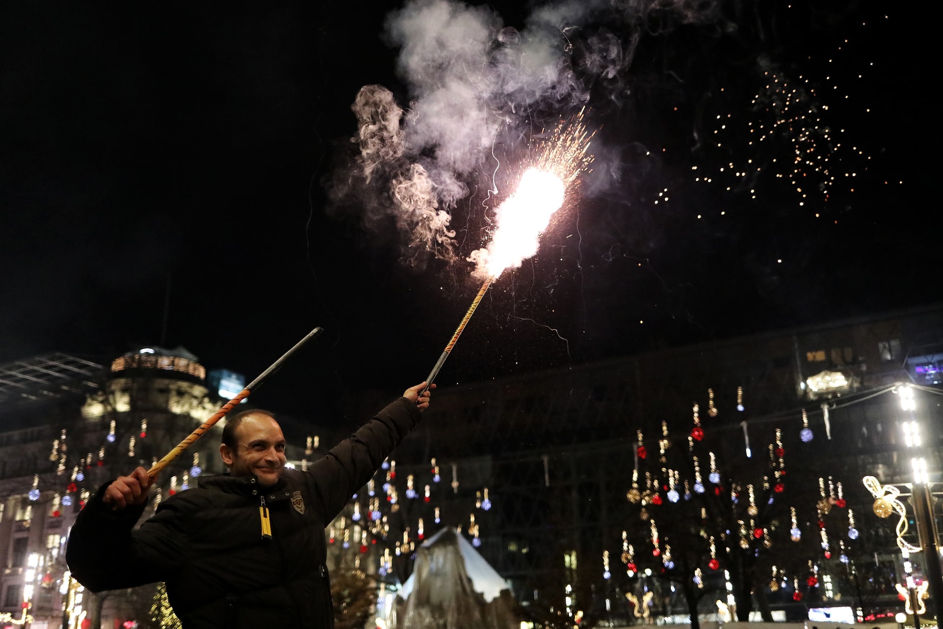 OKF: Ablakból, erkélyről senki ne indítson tűzijátékot!
