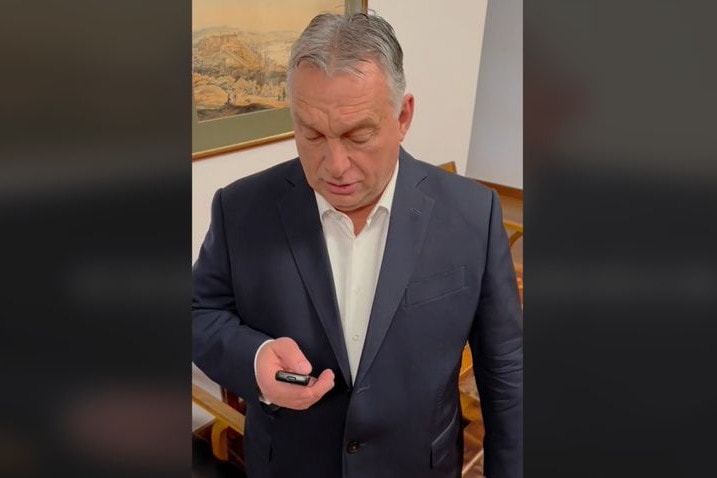 Találja ki minek öltözött Orbán Viktor farsangkor? + VIDEÓ