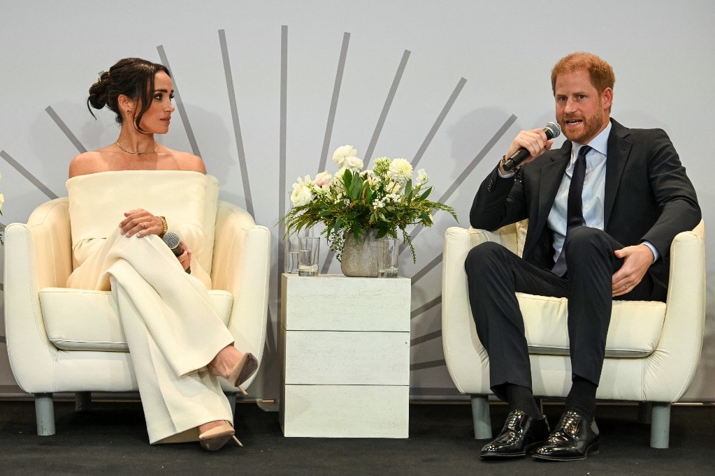 Károly király újabb döbbenetes tetteket követett el Harry és Meghan ellen