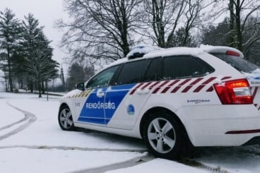 Vagánykodva, 115-tel hajtott át egy falun, aztán jött a meglepetés