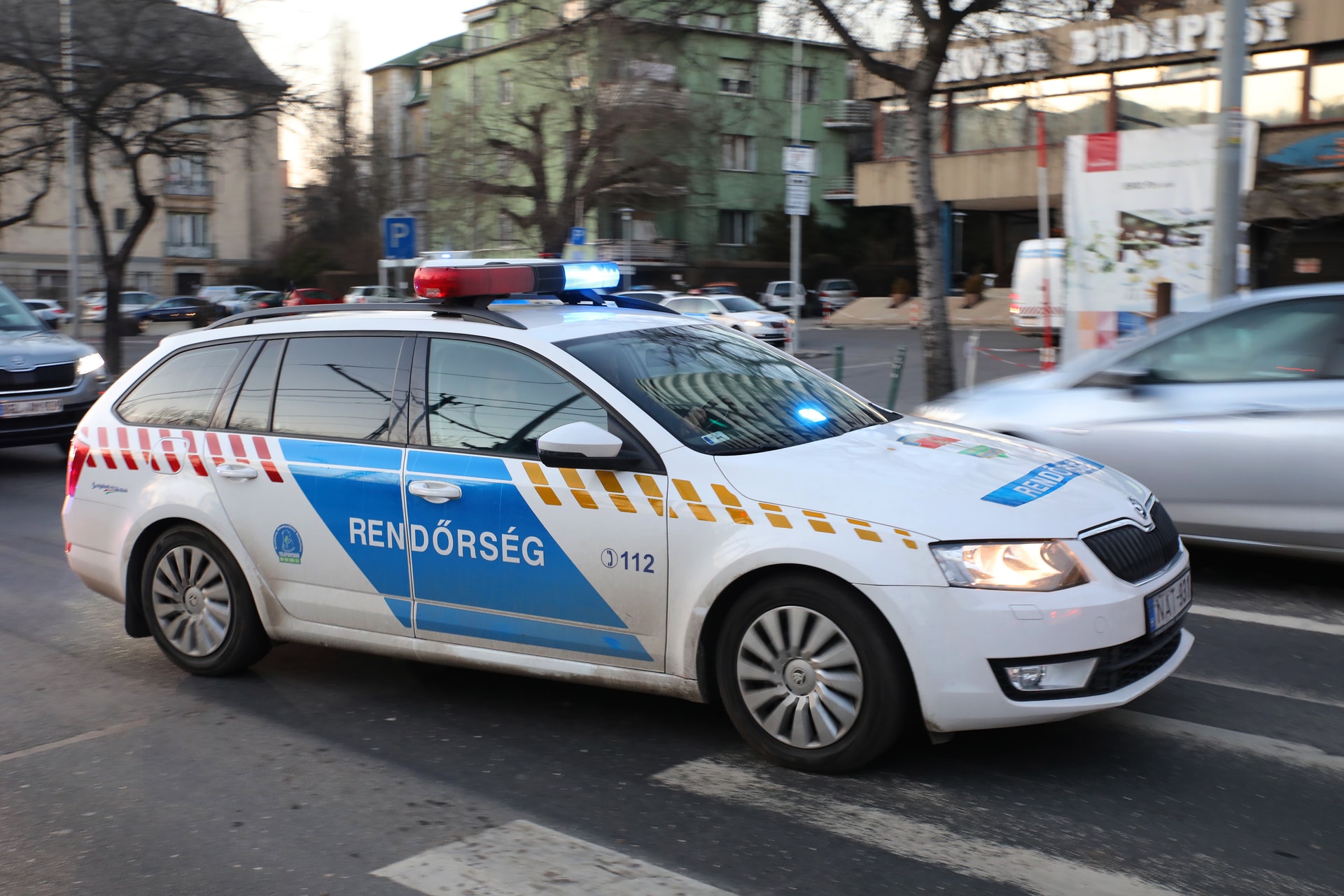 „Minden ok nélkül támad fiatalokra”