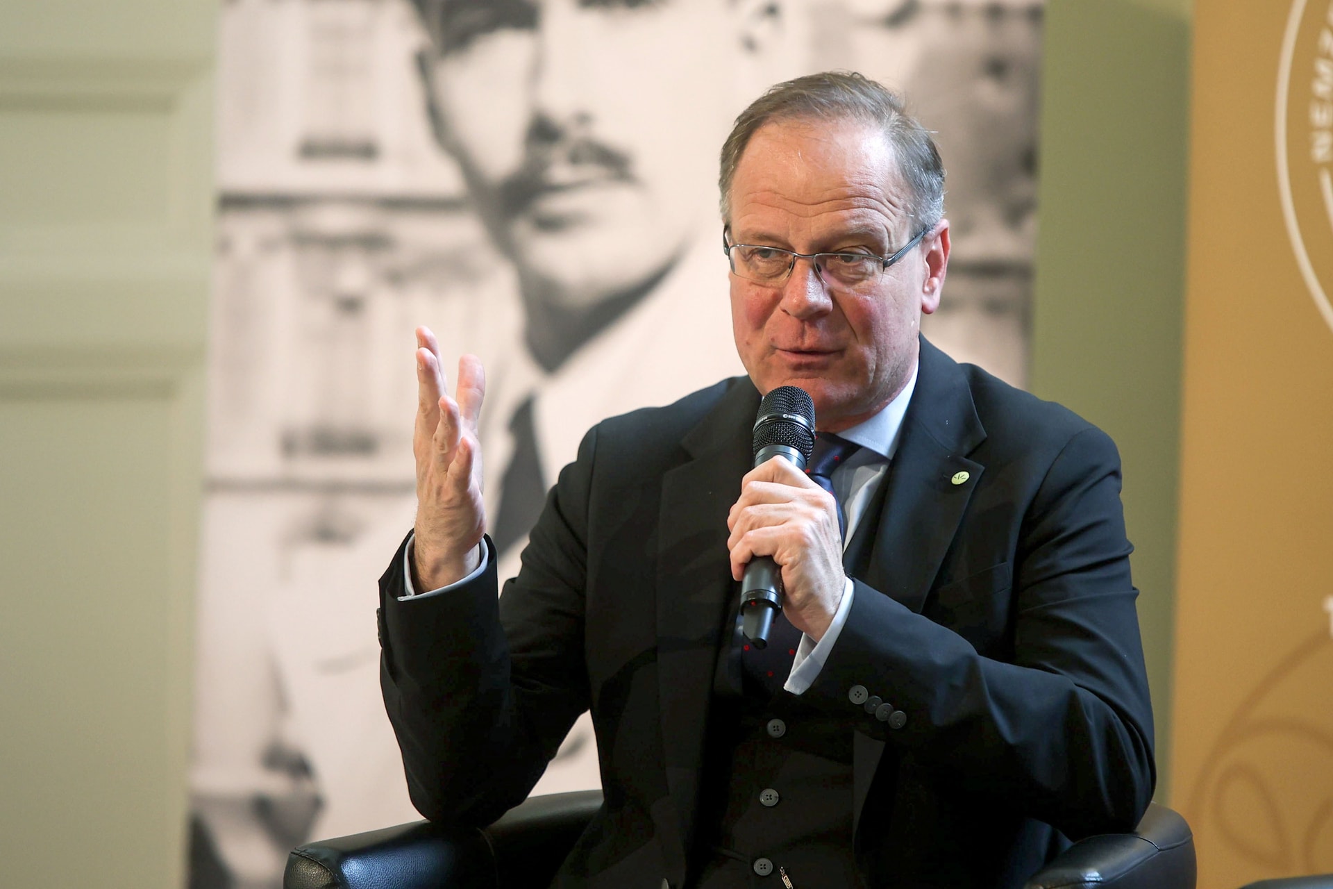 Navracsics Tibor: Két nehéz év után normalizálódik az energiaellátás