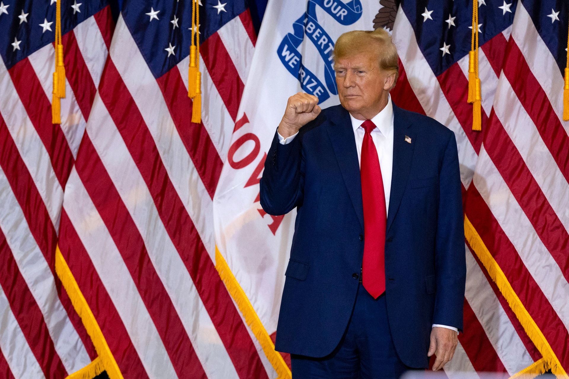 Elhalasztották a Trump elleni, Washingtonban emelt bűnvád tárgyalását
