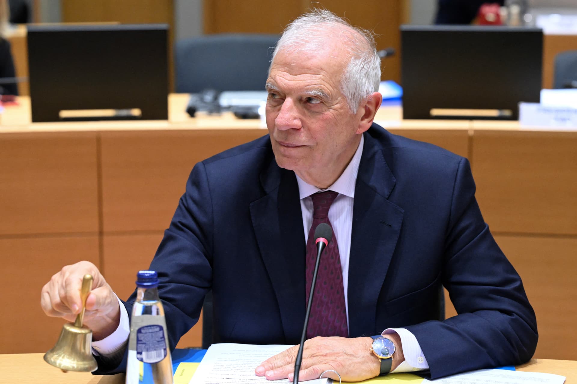 Josep Borrell: Ukrajnába kell átirányítani a harmadik országokba történő lőszerszállítást