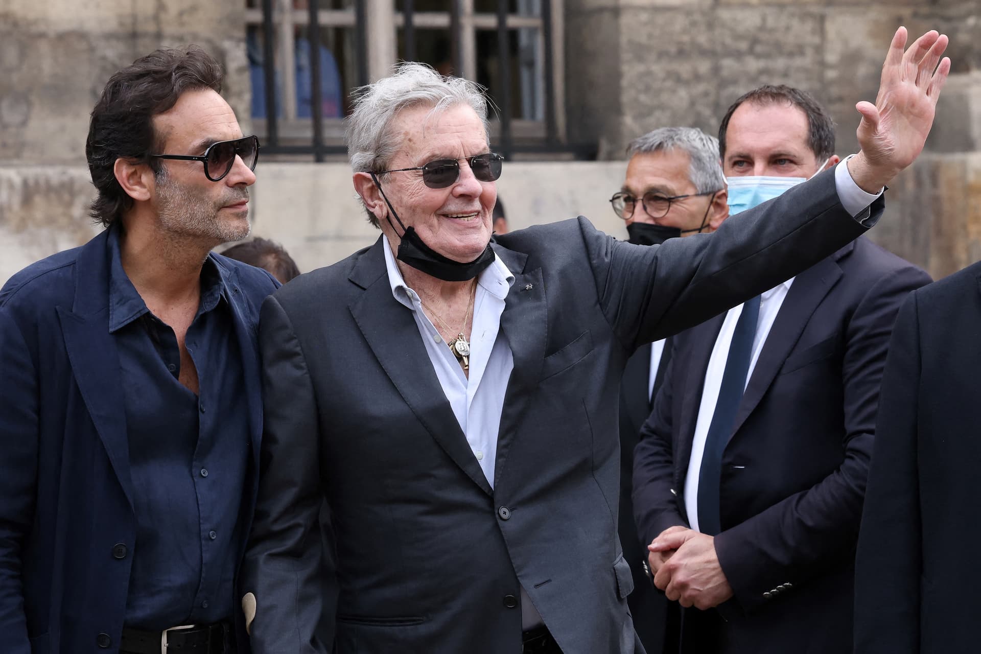Egymást ölik Alain Delon gyermekei az örökségért