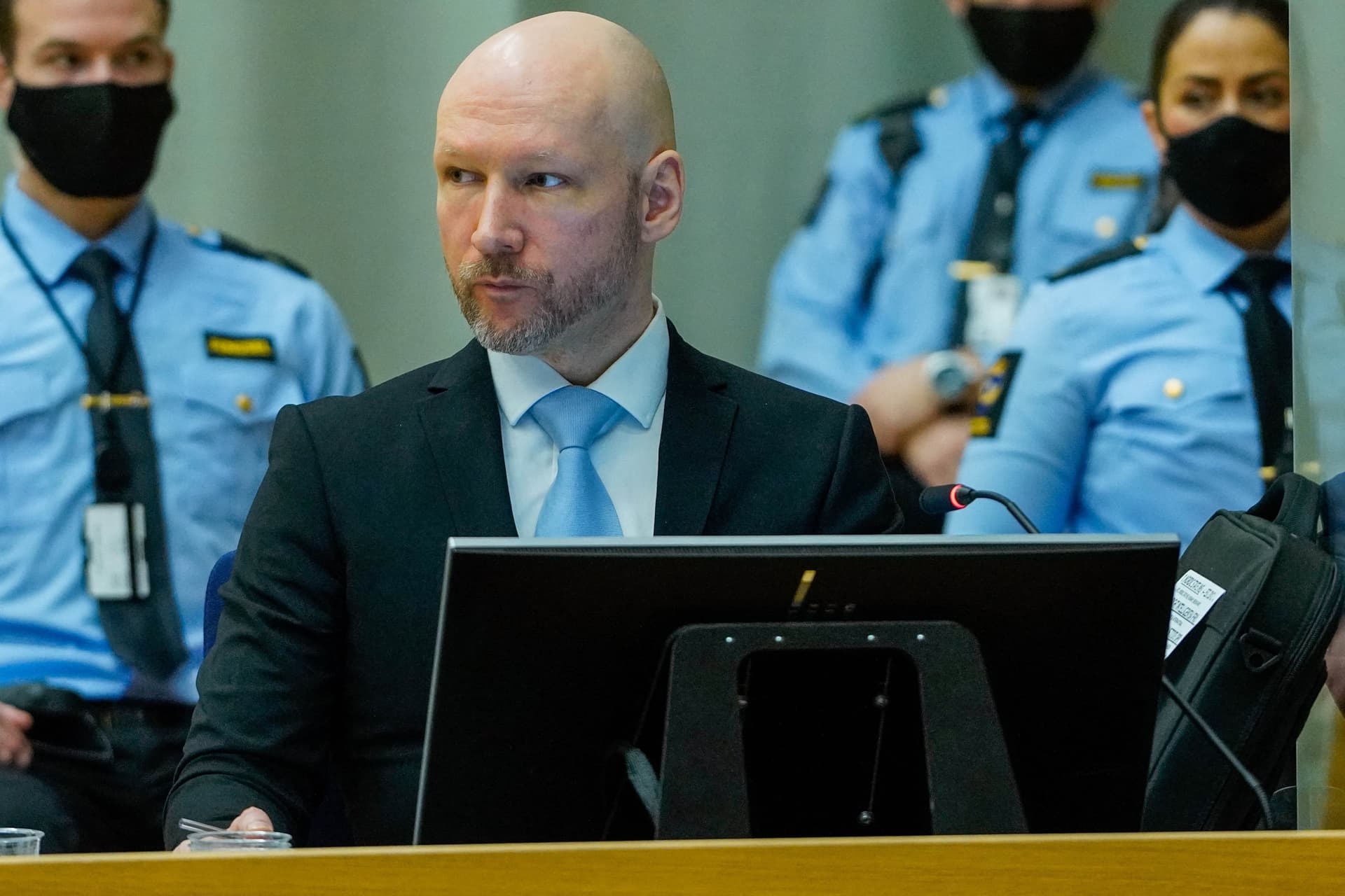 Breiviknek nem tetszenek a börtönkörülmények
