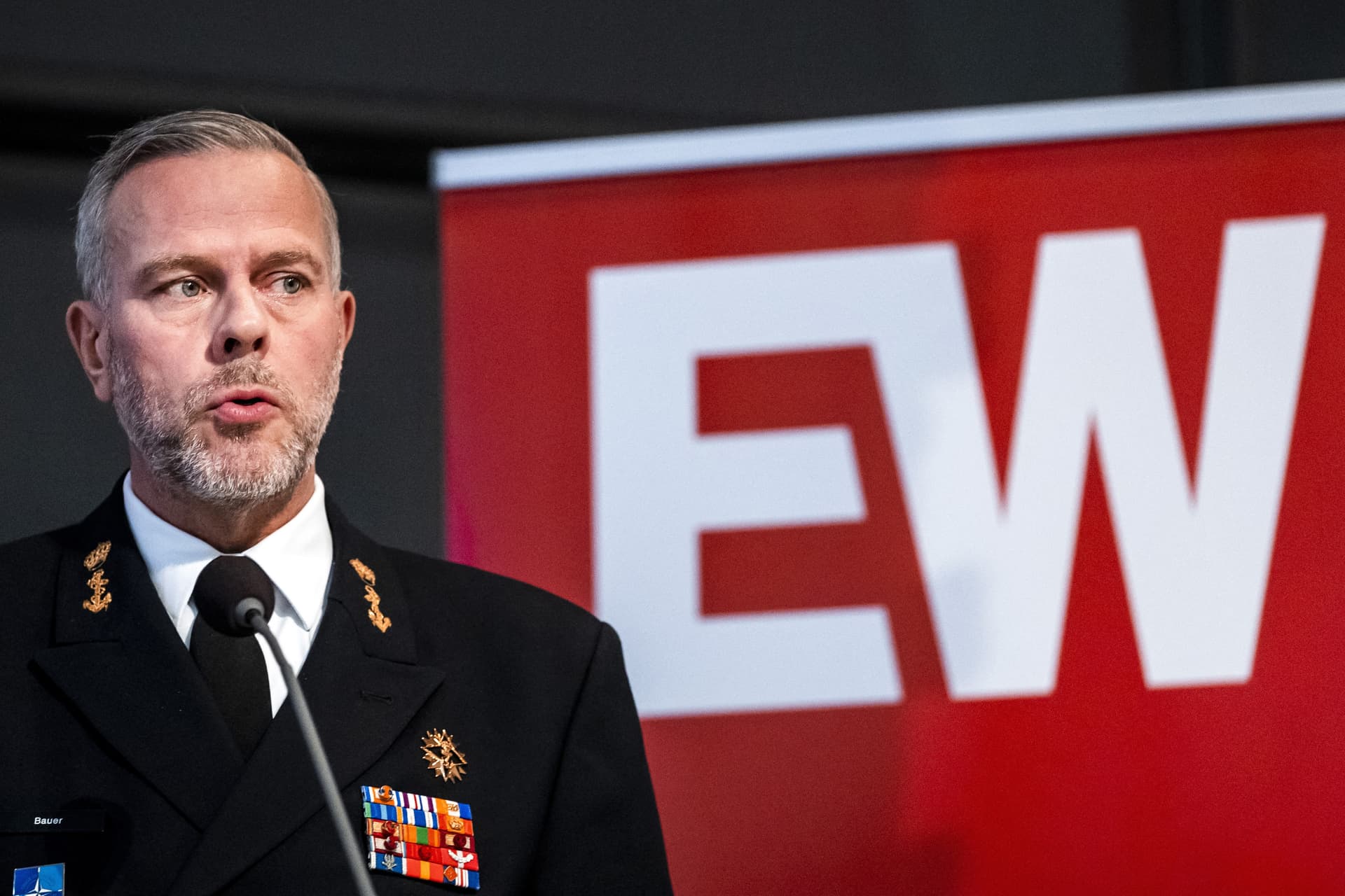 NATO-admirális: Fel kell készülnünk egy nagy háborúra