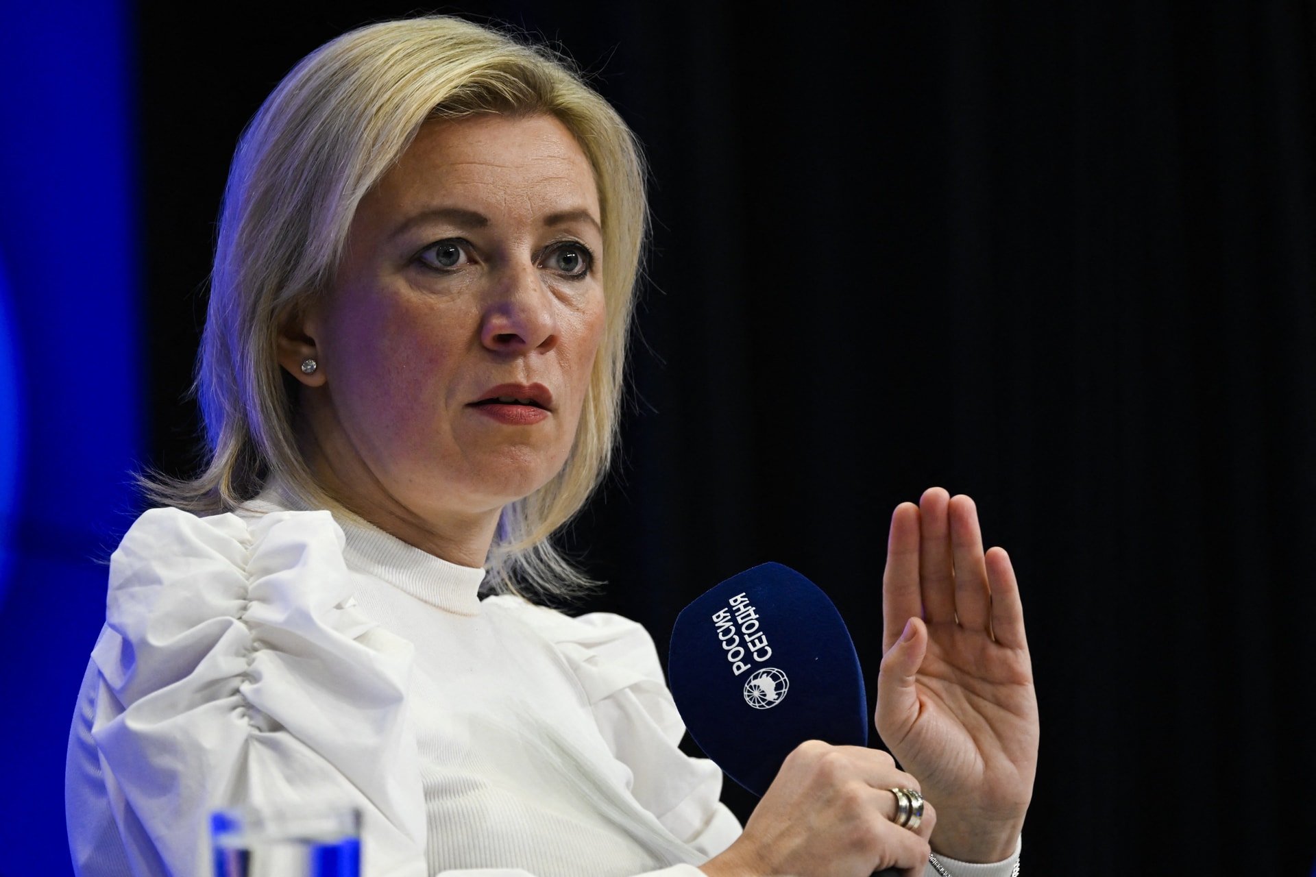 Zaharova: A nyugati média „nem látja” az ukrán fegyveres erők atrocitásait