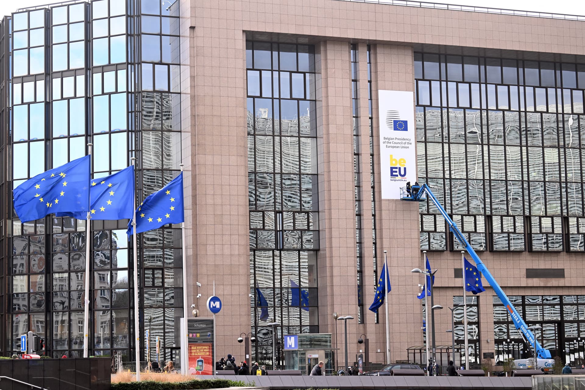 Az ukrán oligarchákhoz kerülhetnek a milliárdos EU támogatások