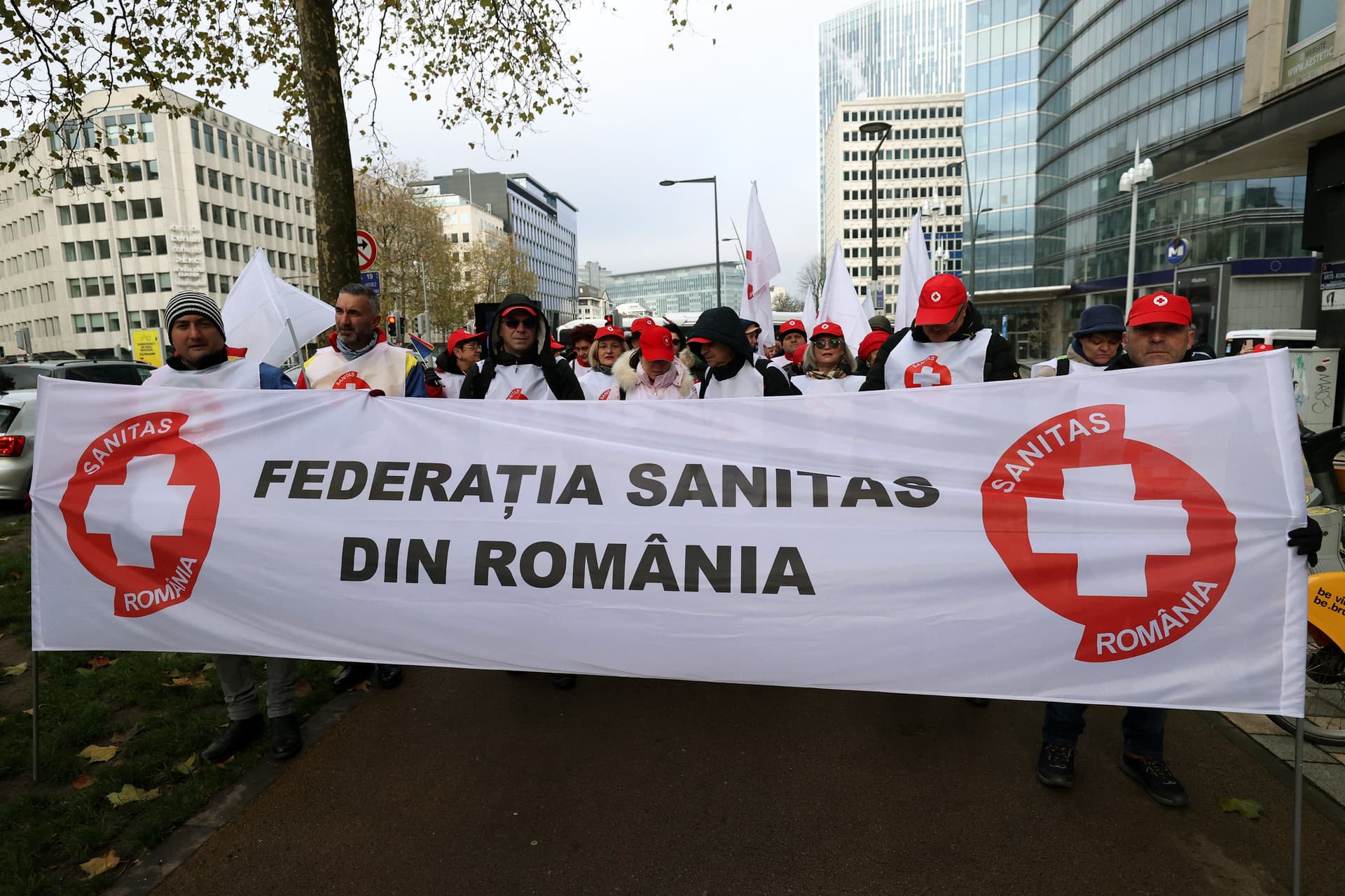 Sztrájkkal követelnek béremelést az egészségügyi dolgozók Romániában