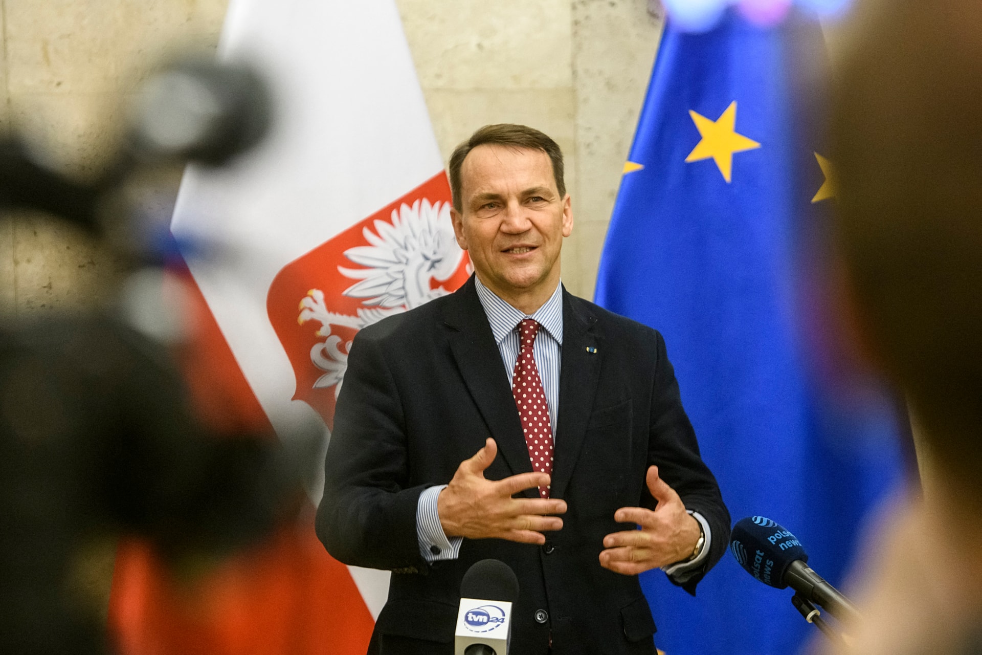 Lengyel külügyminiszter: Nagy hatótávolságú rakétákkal kell ellátni az ukrán hadsereget