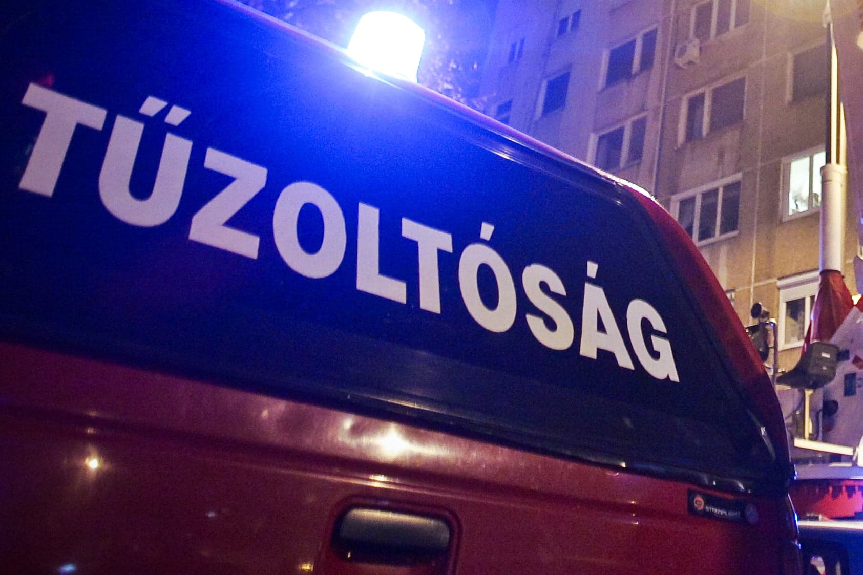 Tűz volt egy tízemeletes épületben Székesfehérváron