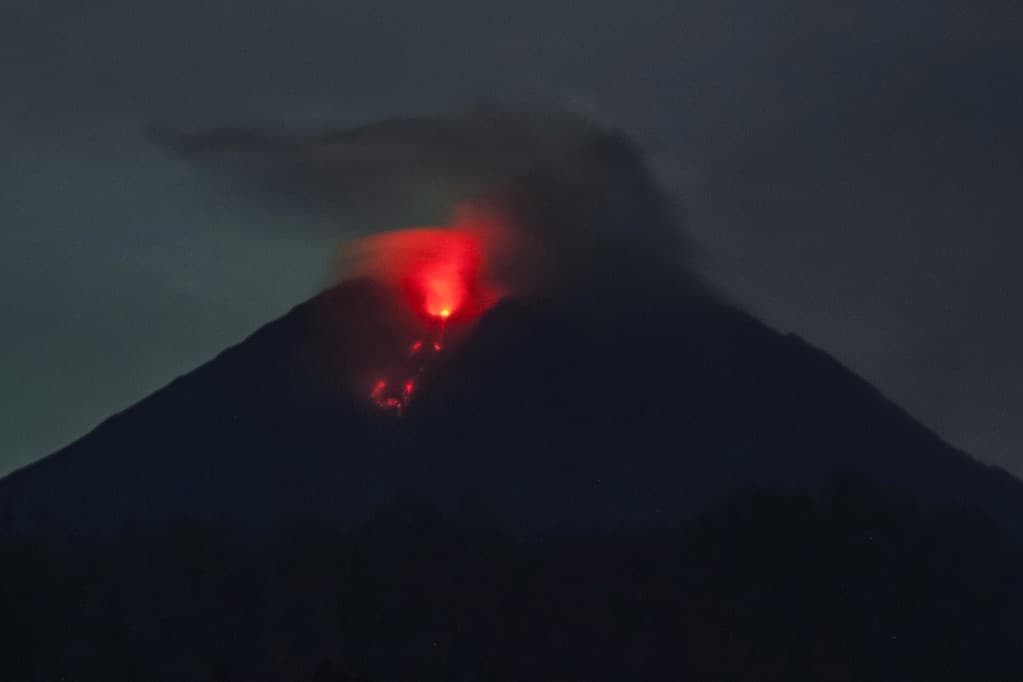 Kitört a Semeru vulkán Indonéziában