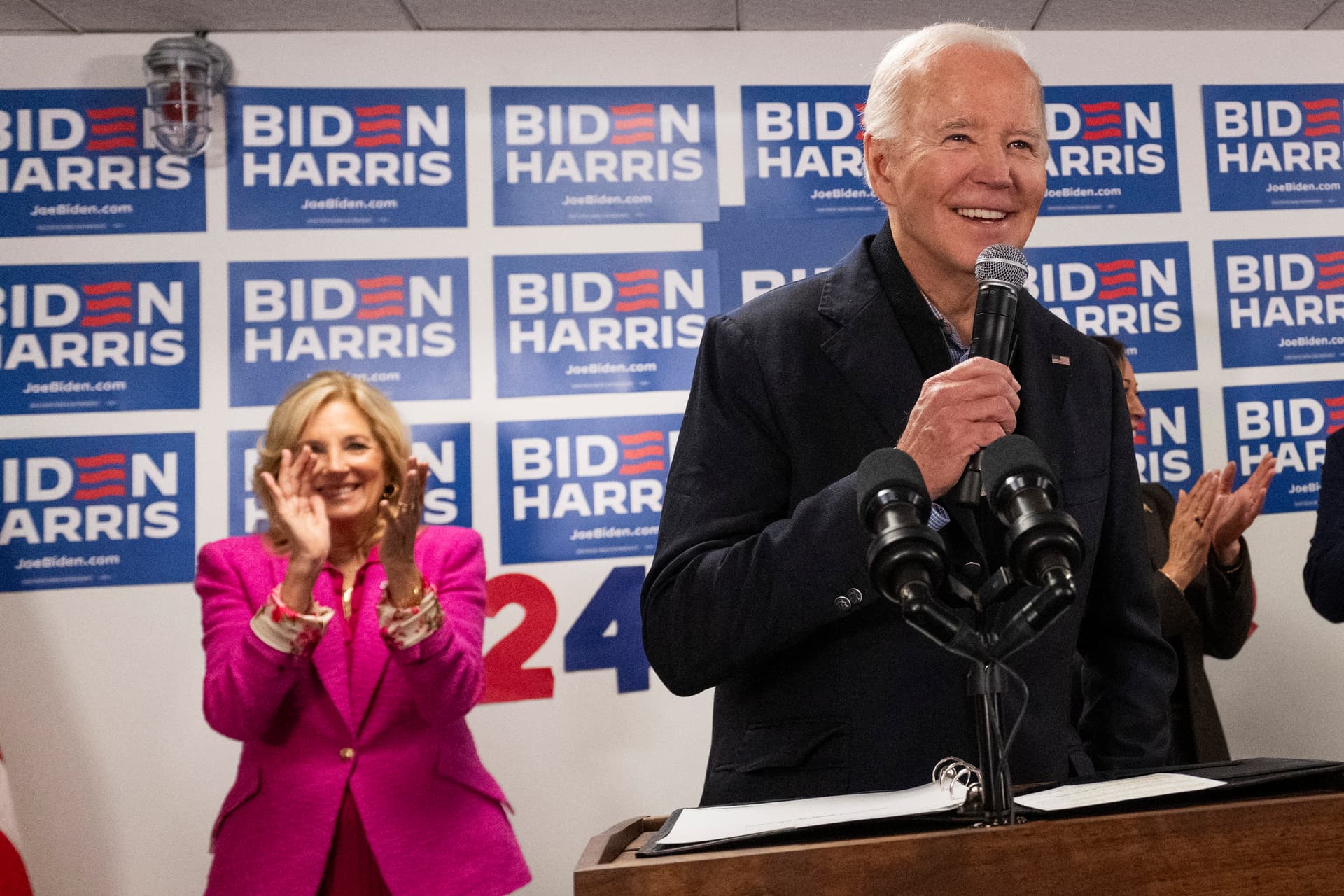 Joe Biden magabiztosan győzött az első előválasztáson, Dél-Karolinában