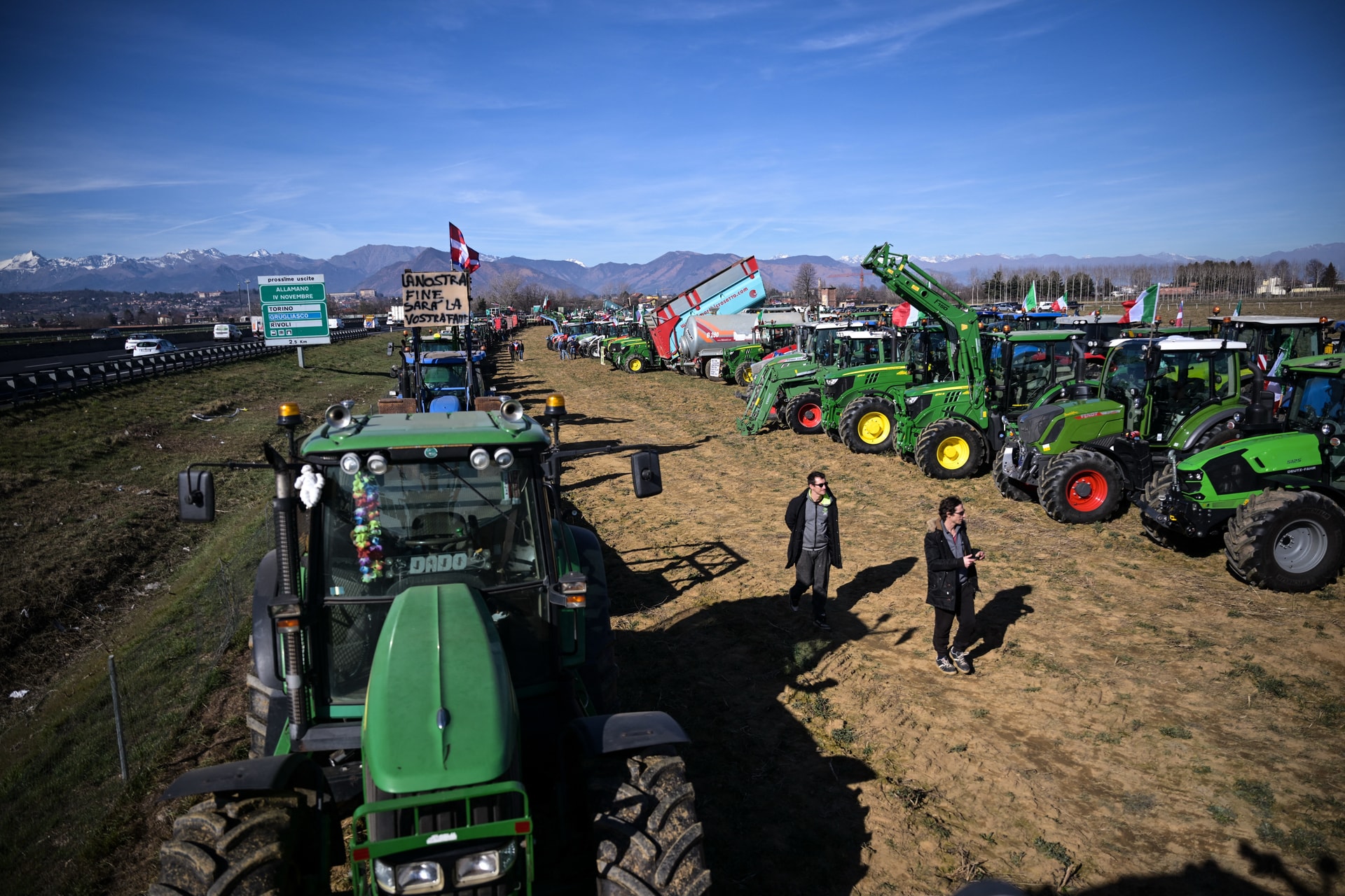 Körbevették Rómát az európai agrárpolitika ellen tüntető gazdák traktorai