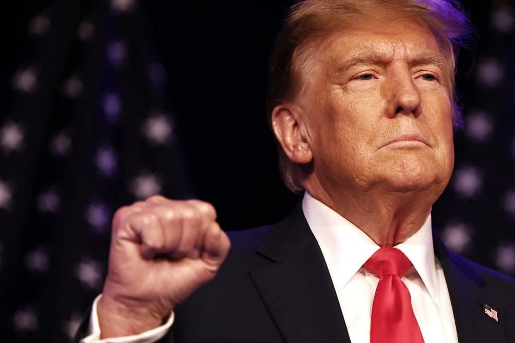 Trump „hadigépezetnek" nevezte Oroszországot