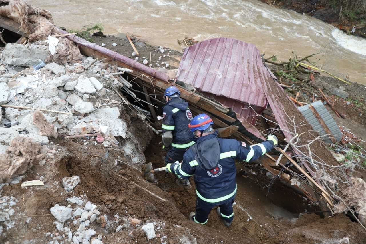 Georgiában többen meghaltak földcsuszamlások következtében