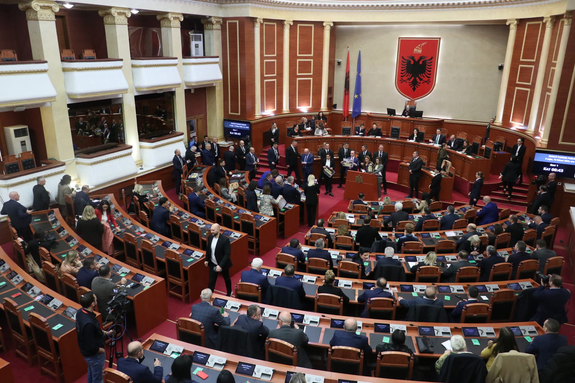 Az albán parlament jóváhagyta: az olaszok migránstáborokat nyithatnak Albániában