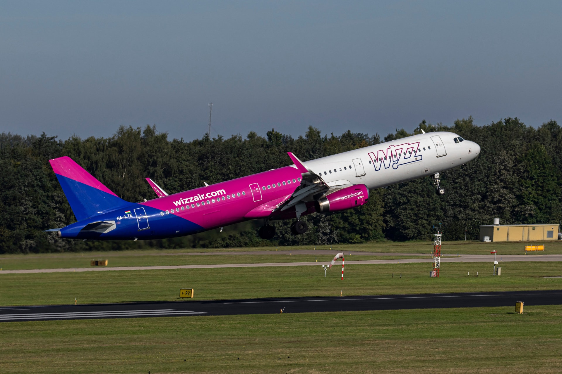 Az Airbus számára termelő üzemcsarnokot avattak fel Kolozs megyében