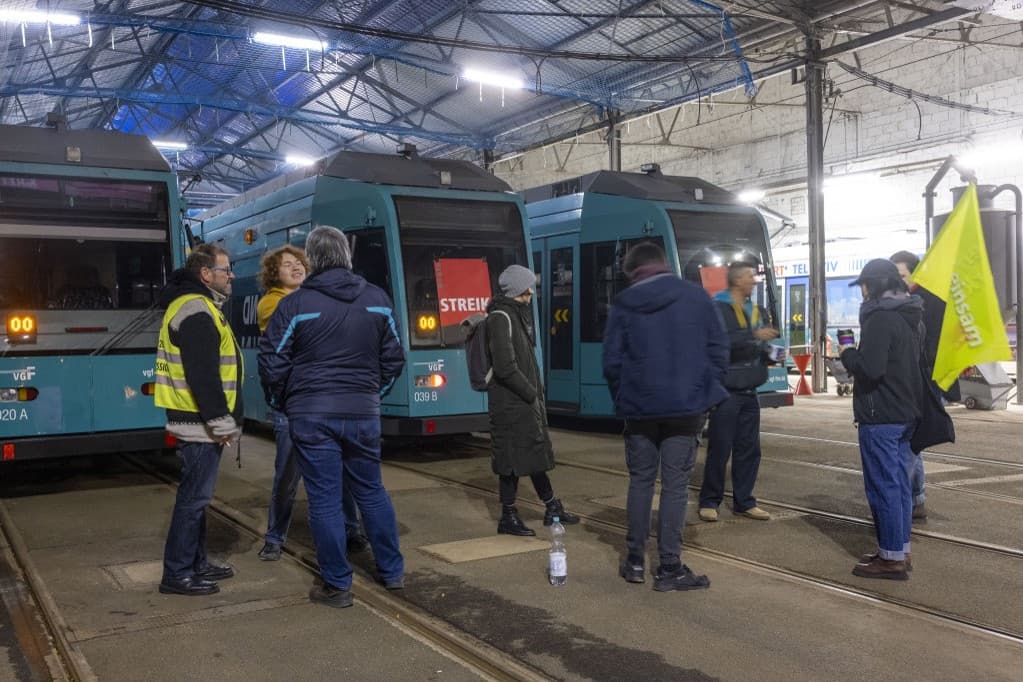 Németország-szerte akadozik a tömegközlekedés a dolgozók sztrájkja miatt