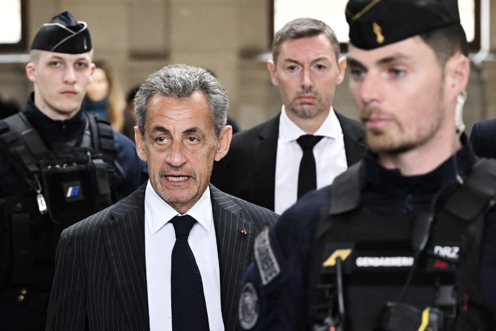 Sarkozy ex-elnök október 21-én vonul börtönbe