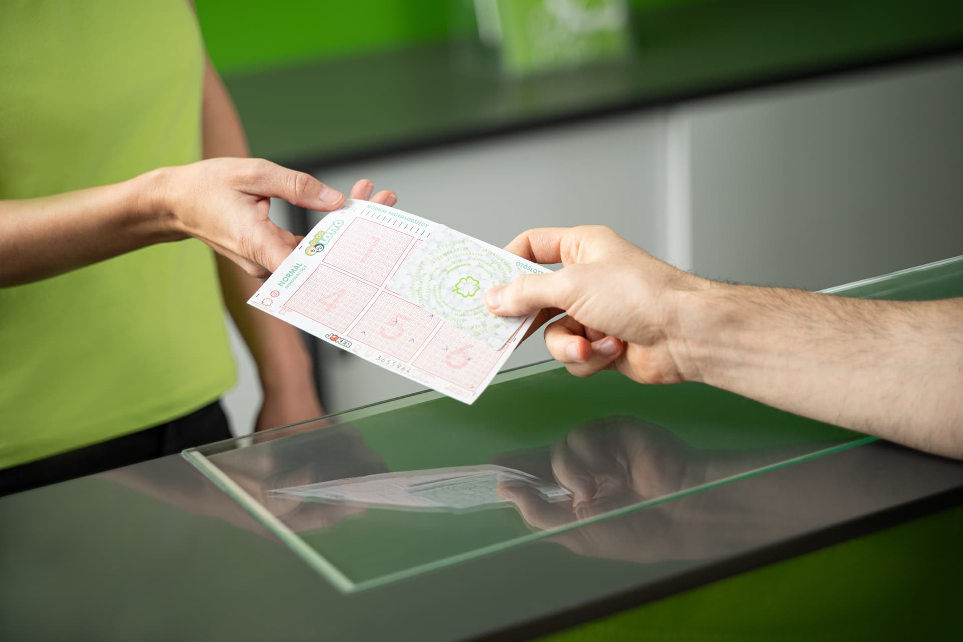 Elvitték minden idők legnagyobb ötöslottó nyereményét