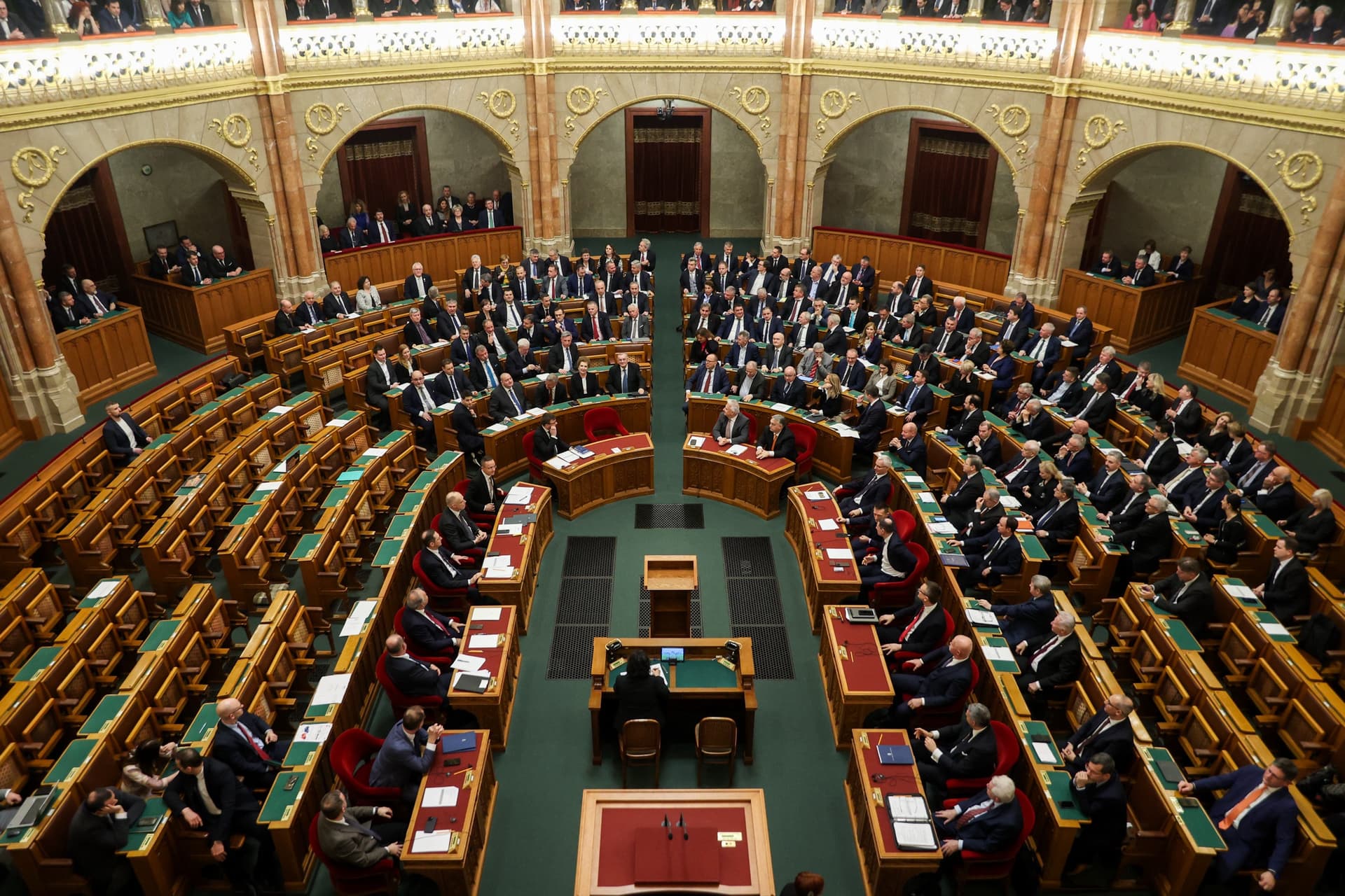 Az Országgyűlés előtt a veszélyhelyzet meghosszabbítása