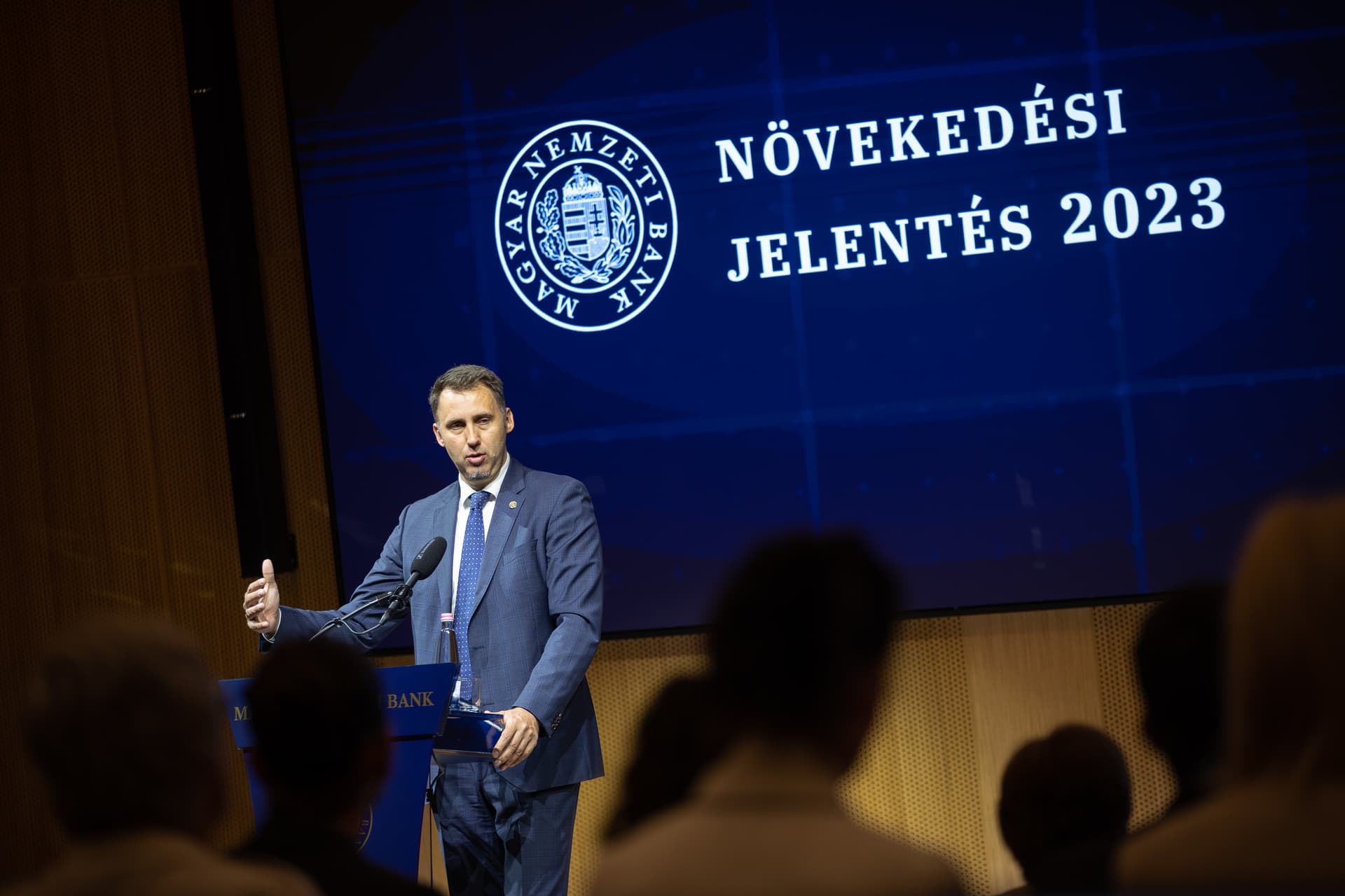 Növekszik a háztartások megtakarítása