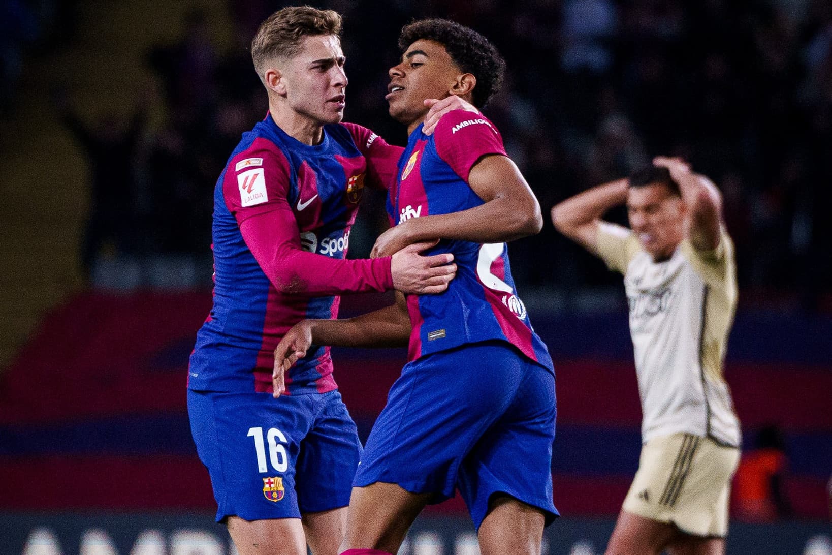 La Liga: hatgólos döntetlent játszott a Granadával a Barcelona
