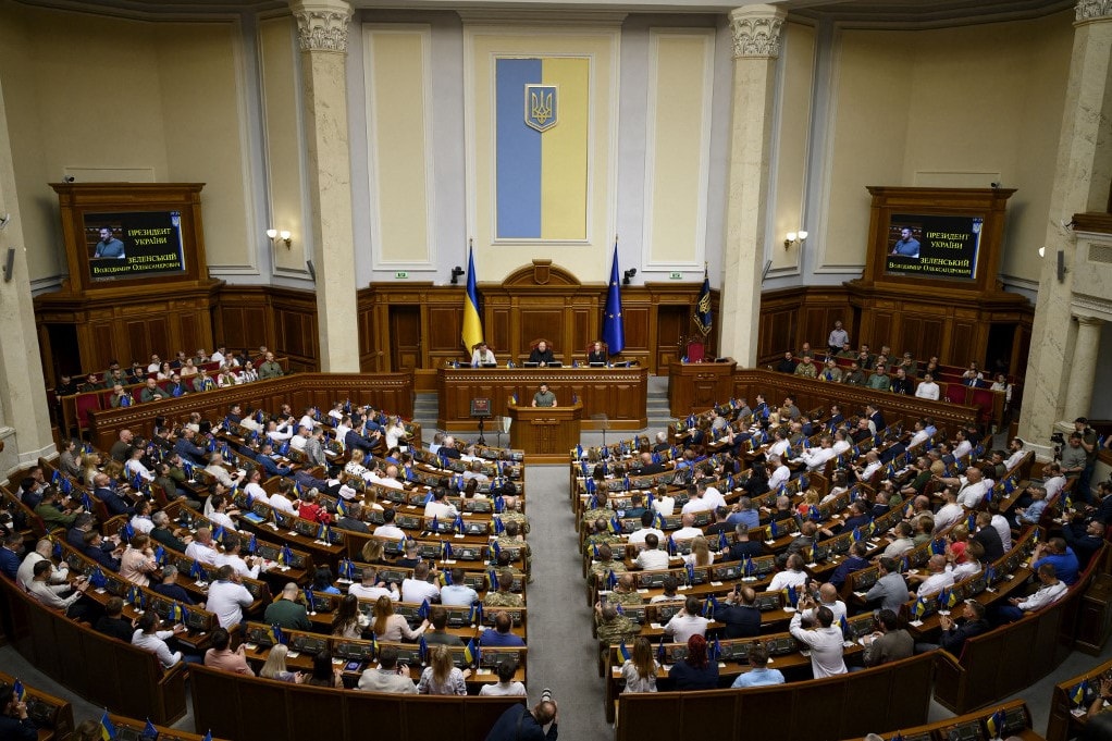 Újabb lemondások az ukrán parlamentben