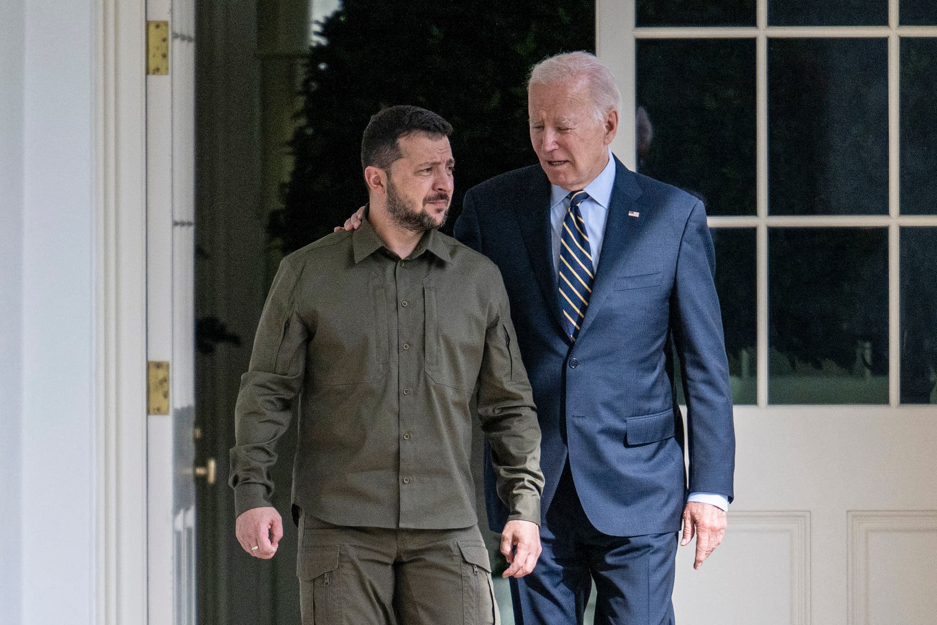 Az ukrán és az amerikai elnök előtt az Ukrajnának szánt új amerikai fegyversegély