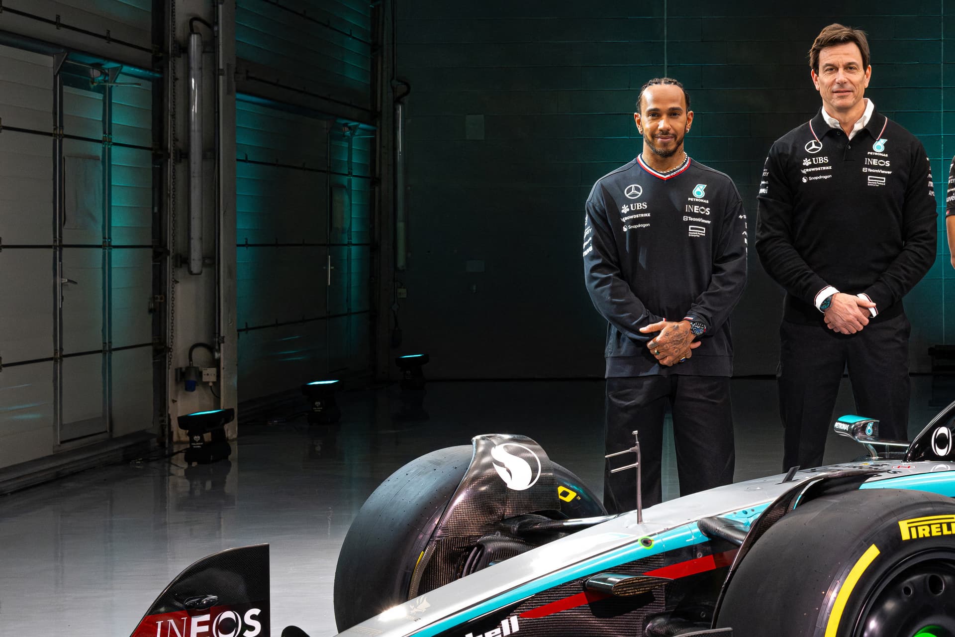 A Mercedesnél nyáron döntenek Hamilton pótlásáról