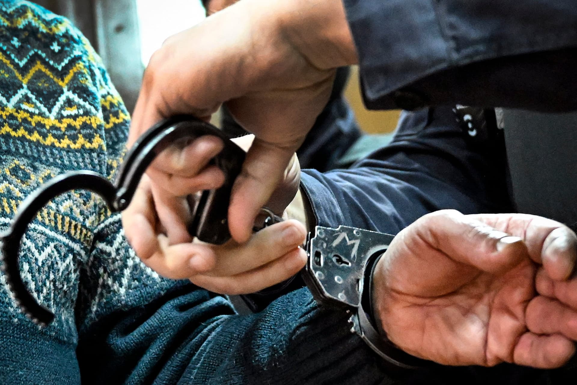 Külföldi csomagfutárokra támadtak, négy támadót őrizetbe vettek
