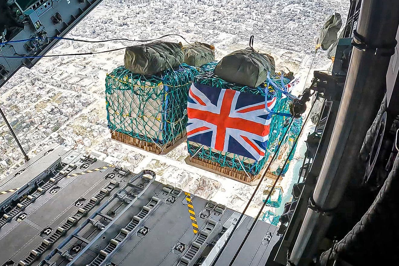 Nagy-Britannia légi úton juttatott be élelmiszert a Gázai övezetbe