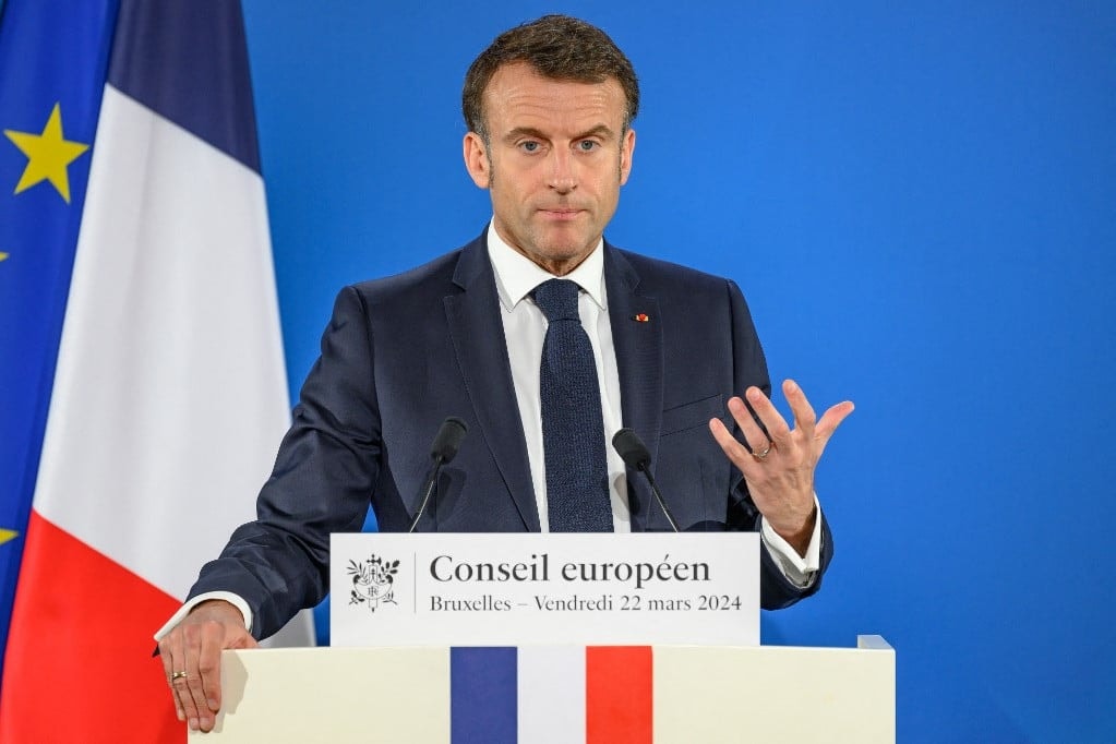 Macron visszavonulót fújt