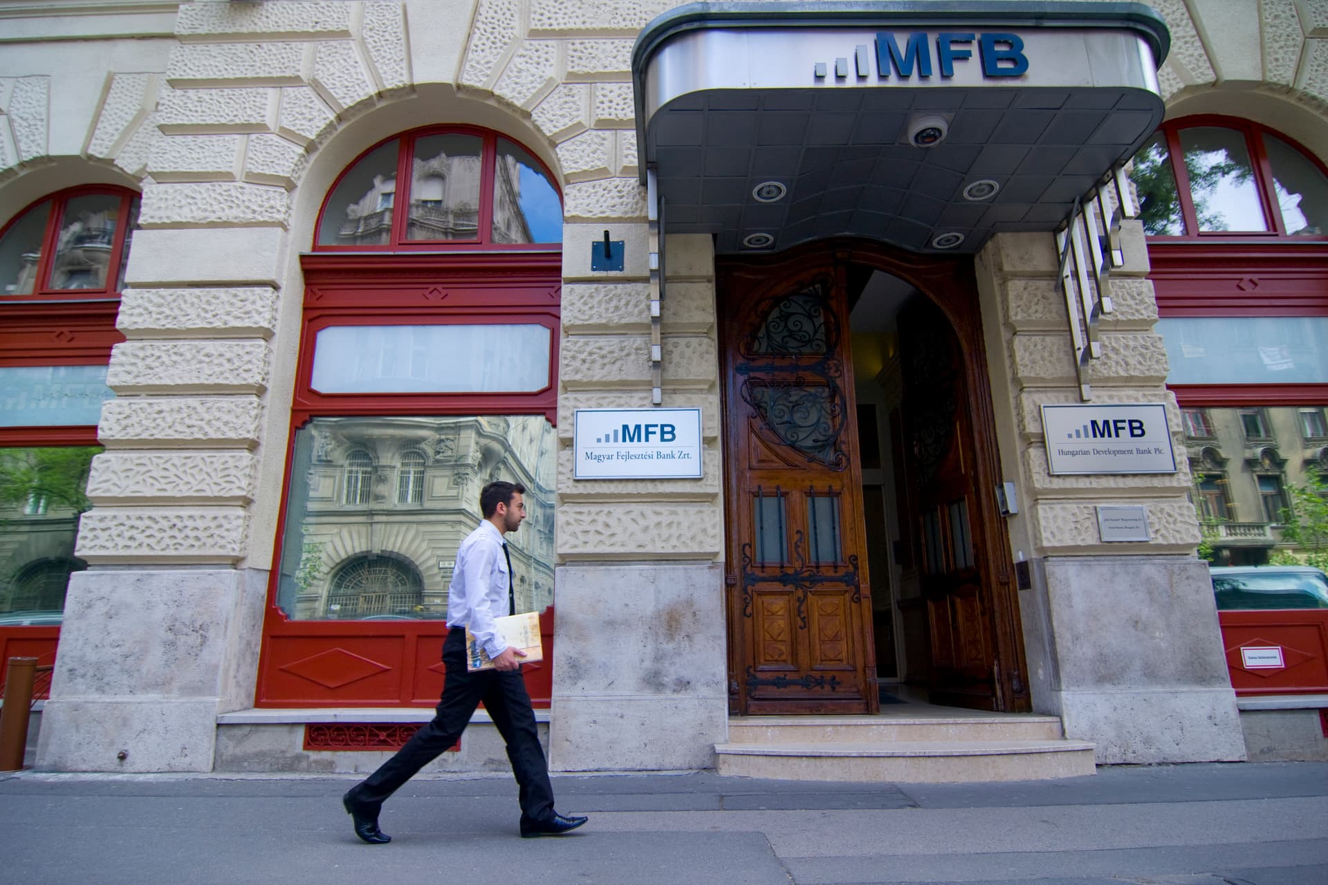 Egymilliárd eurós kötvénykibocsátást hajtott végre az MFB