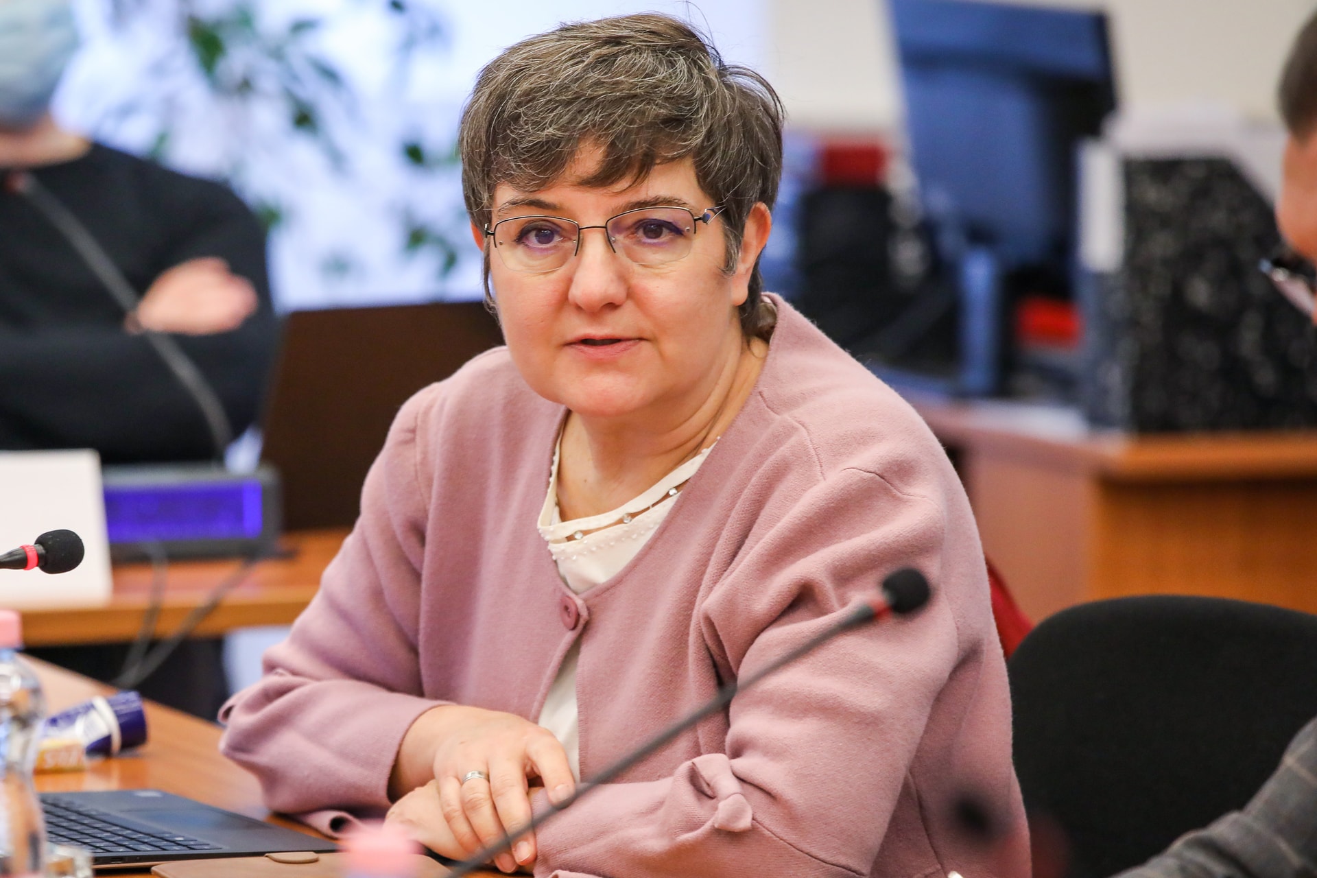 Fidesz: 80 millió forintot folyatott ki V. Naszályi Márta a férjét foglalkoztató cégnek