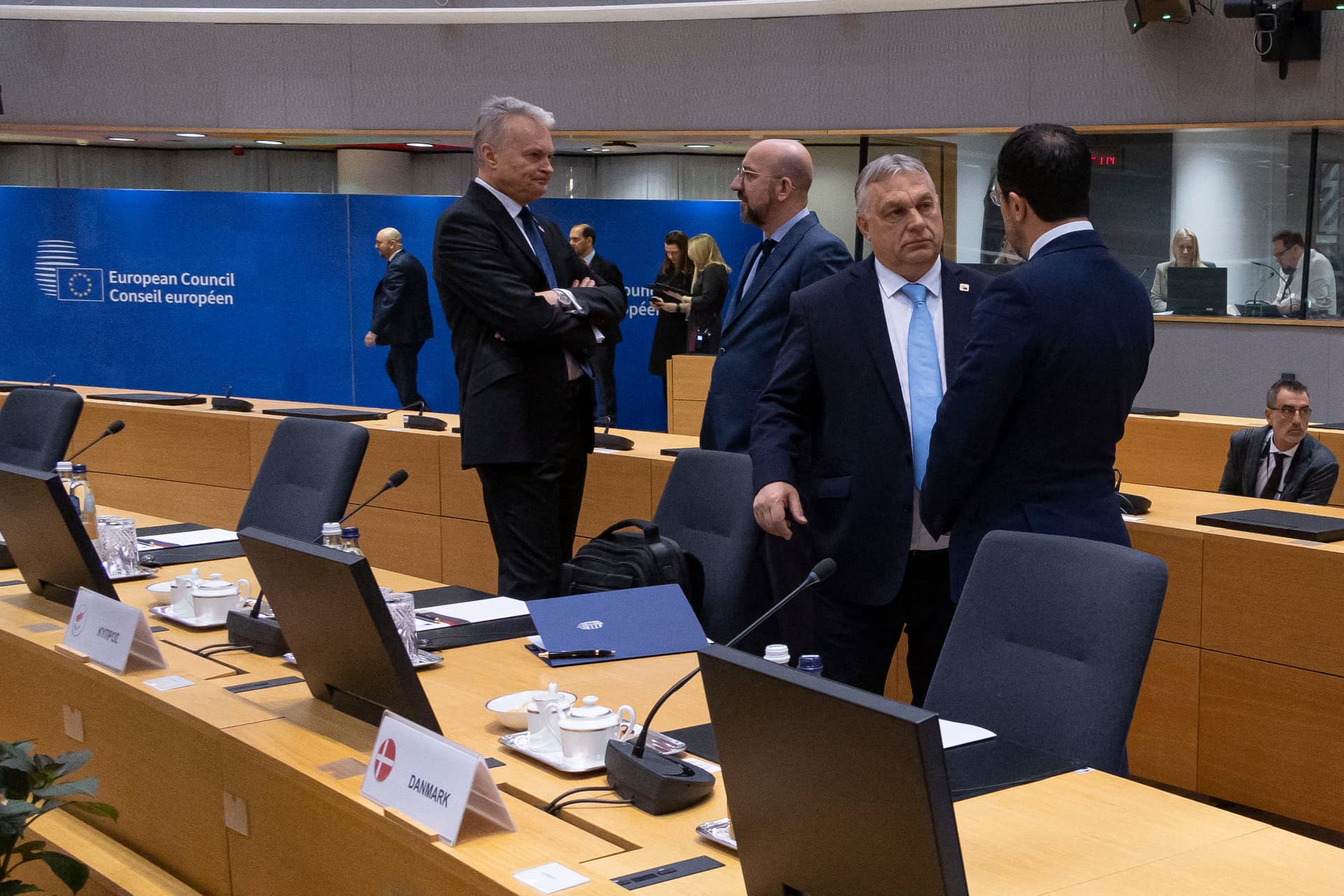 A Politicónál attól rettegnek, hogy jön Orbán, és elfoglalja Brüsszelt