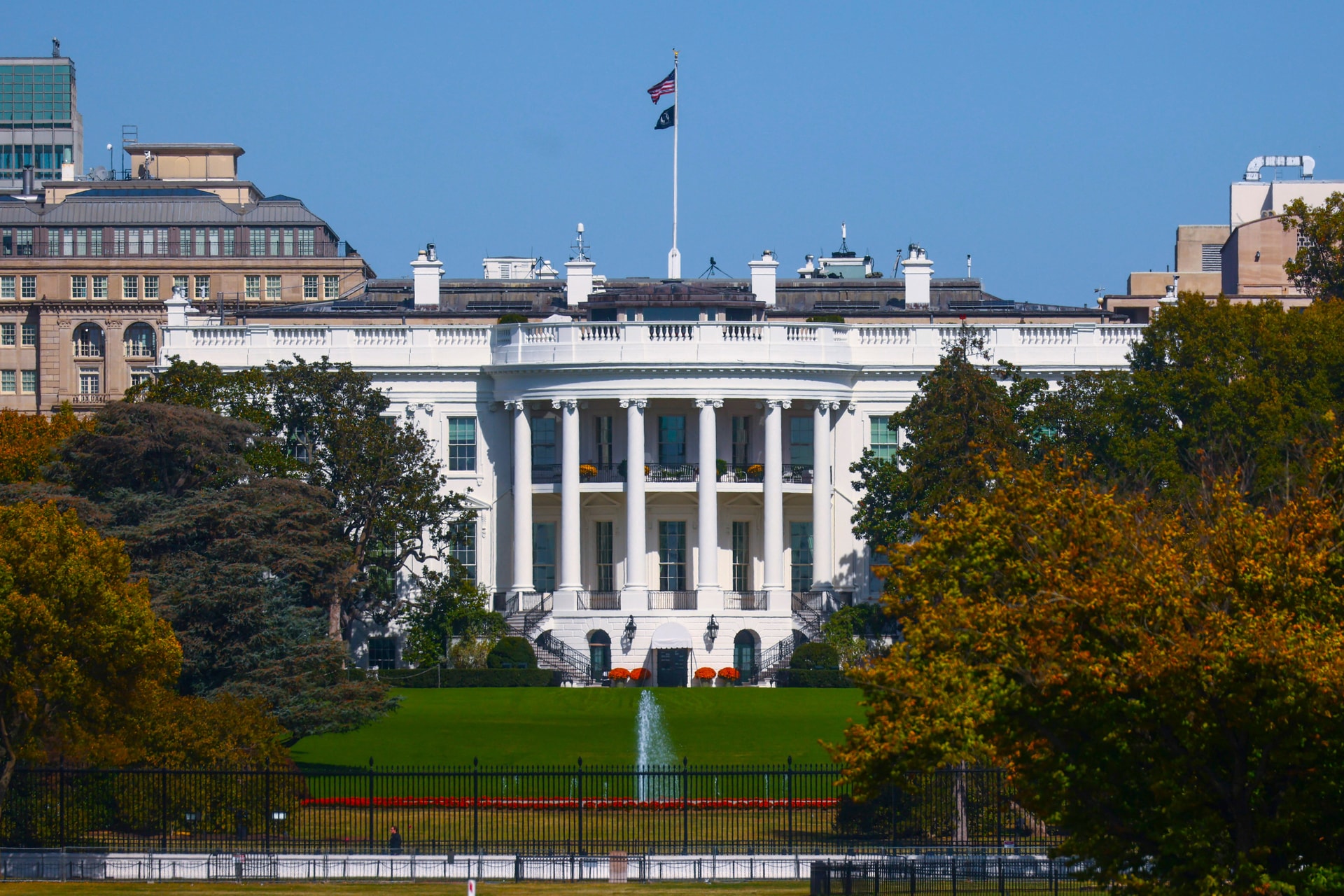 Az amerikai kormány egyelőre nem vezetheti be a tervezett vízumkorlátozásokat