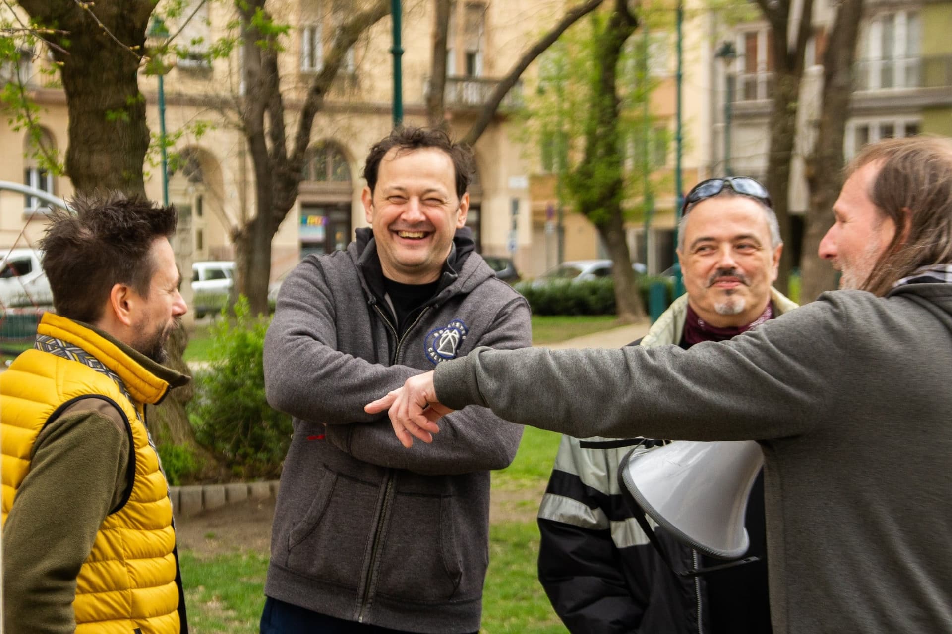 Költők futása a téren, ahol József Attila tyúkot sétáltatott több mint száz éve