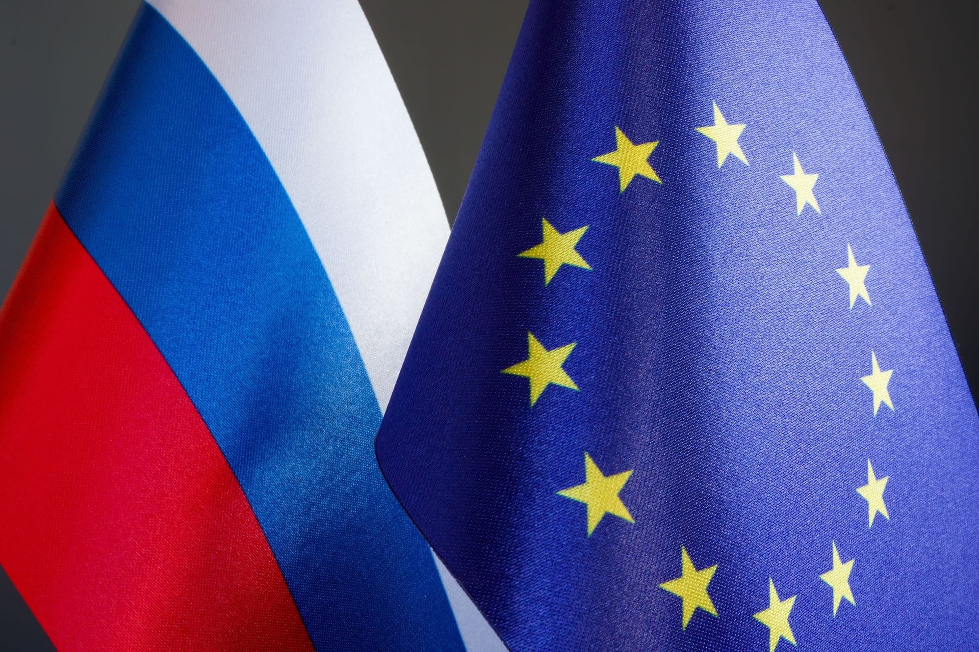 Elképesztő fordulat, az oroszok indítanak pert az EU ellen