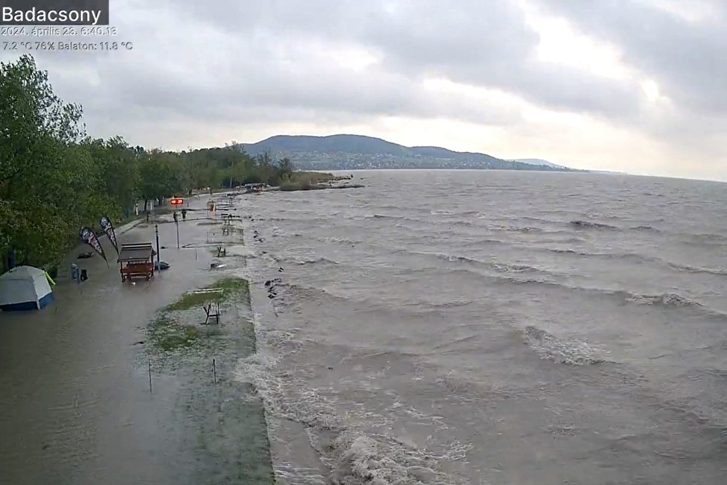 Víz alá kerül a badacsonyi strand + VIDEÓ