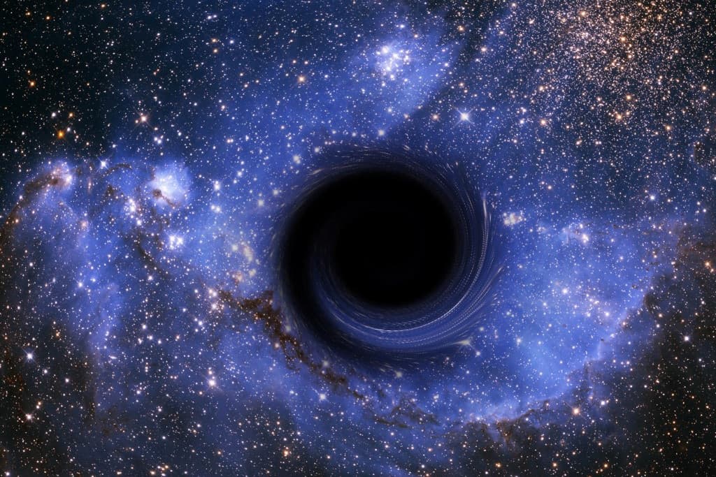 Gigantikus fekete lyukat találtak